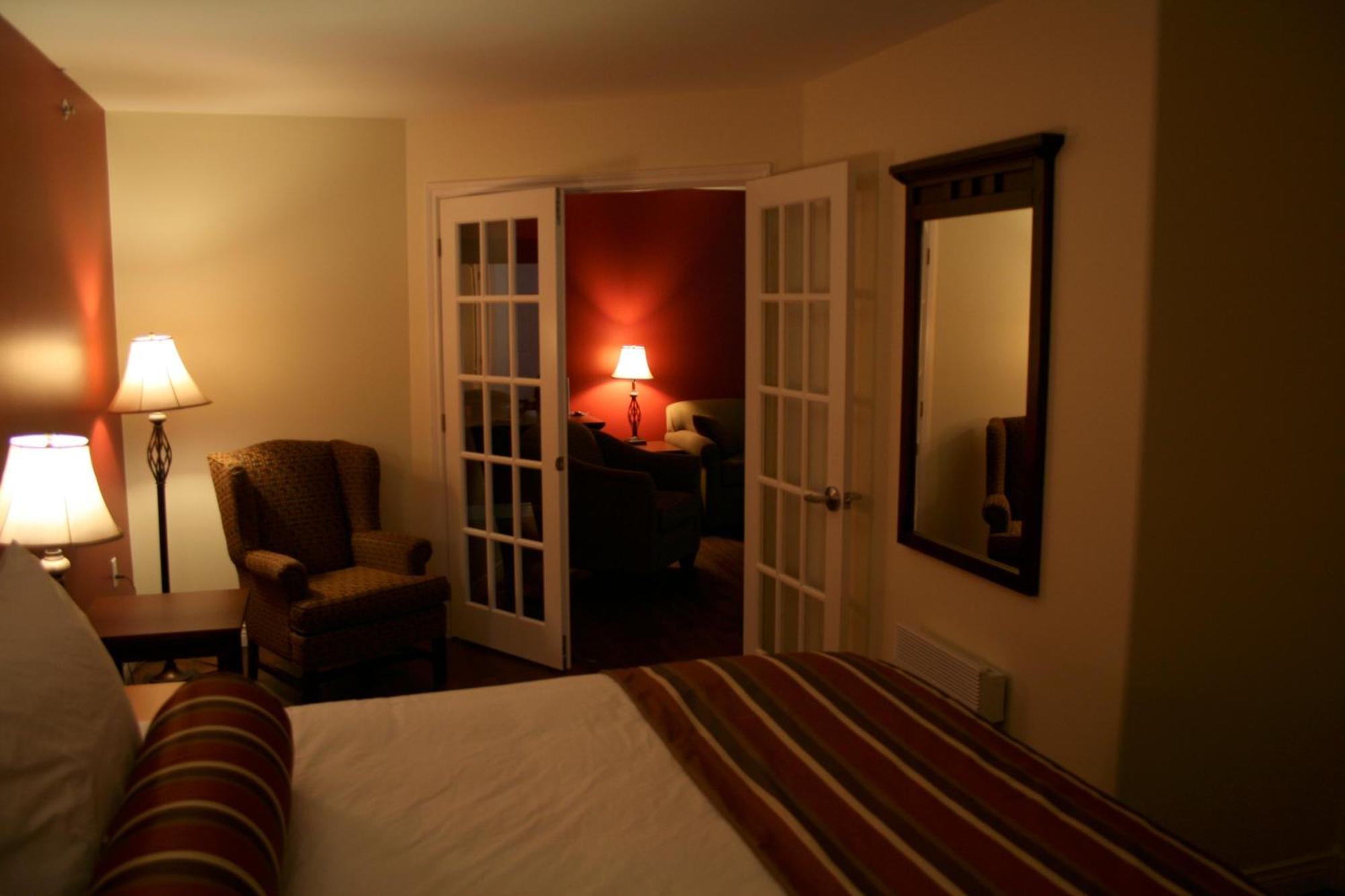 Lanes Riverhouse Inn & Cottages Montague Bilik gambar