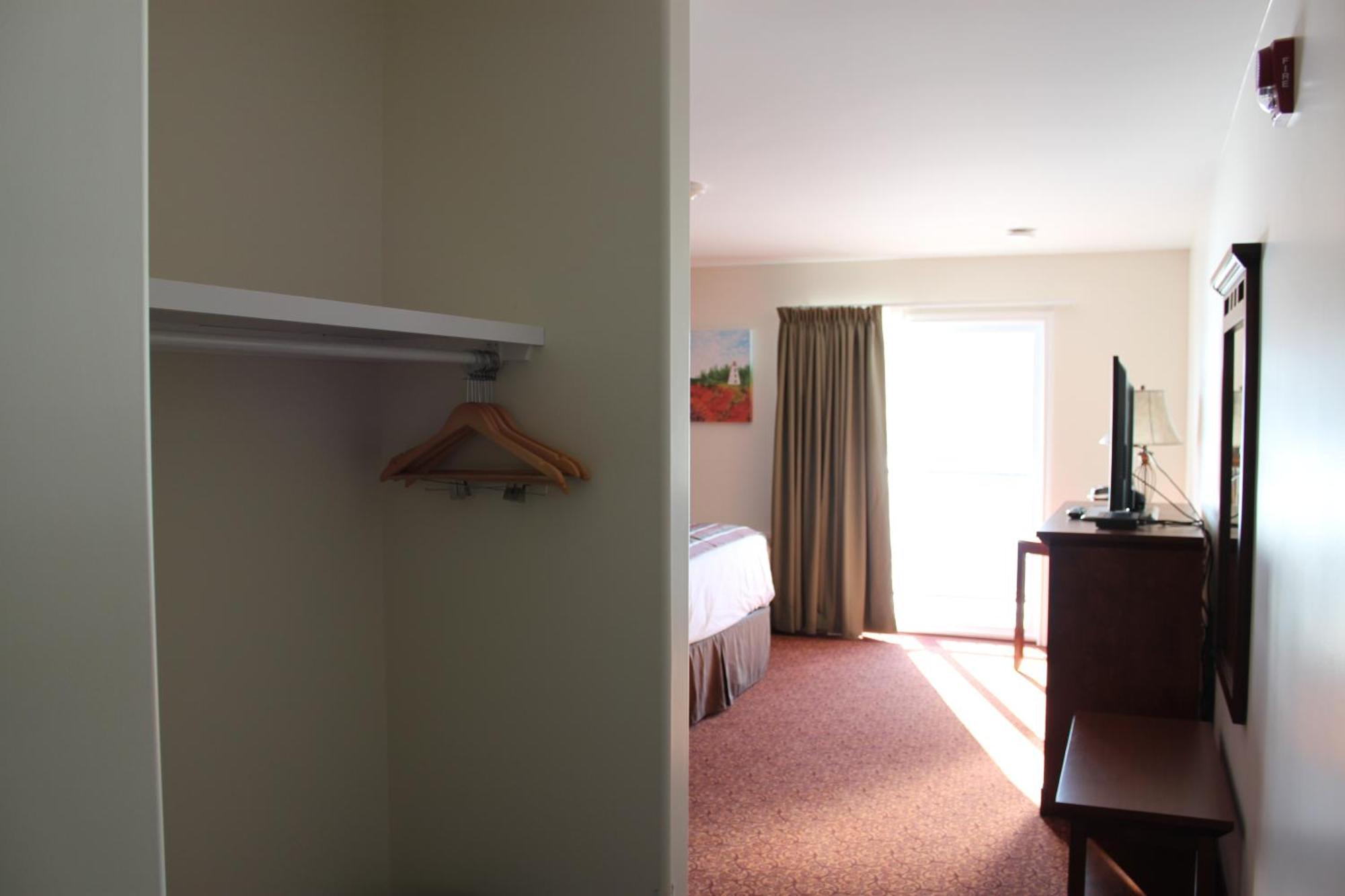 Lanes Riverhouse Inn & Cottages Montague Bilik gambar