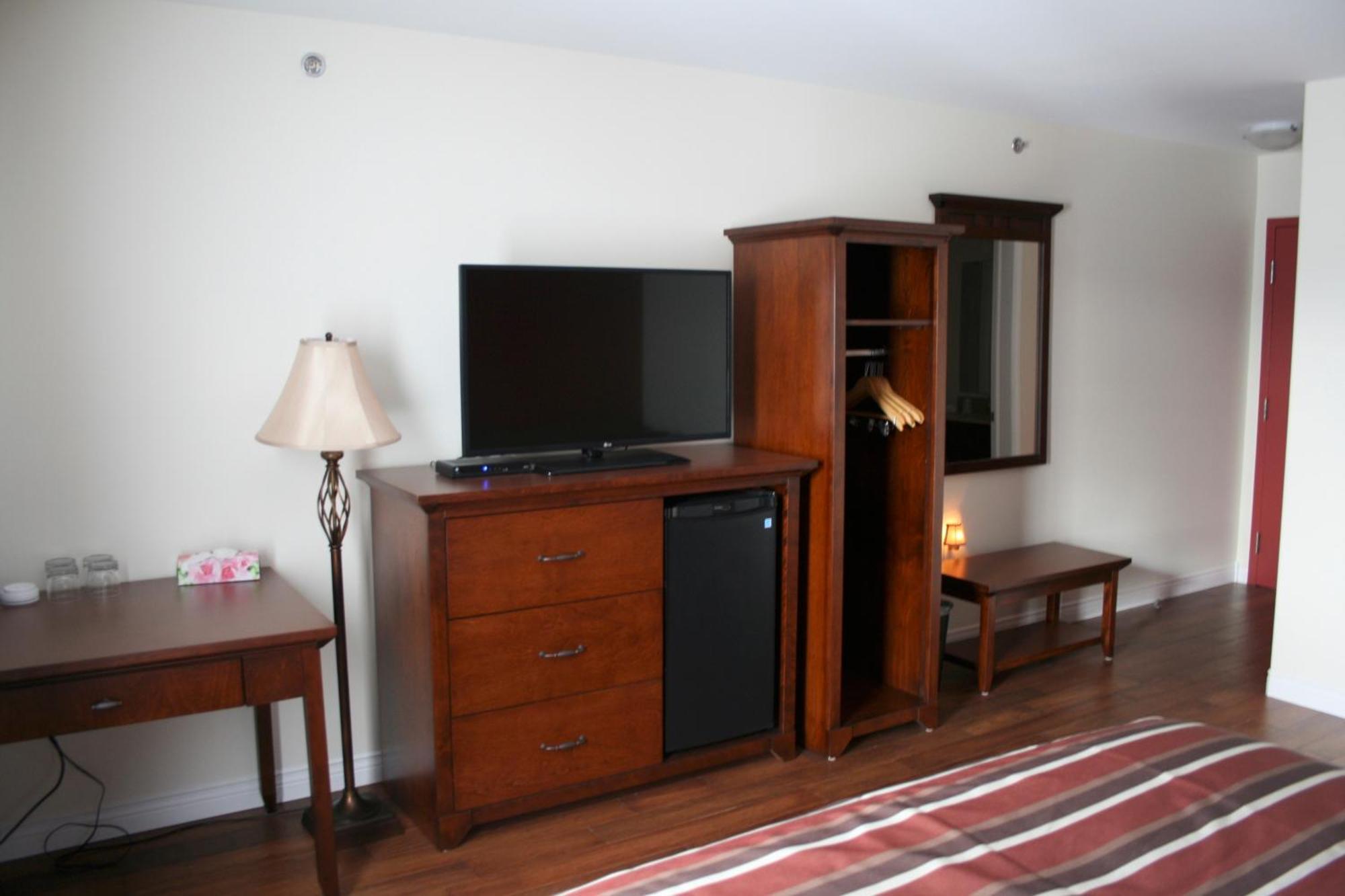 Lanes Riverhouse Inn & Cottages Montague Bilik gambar