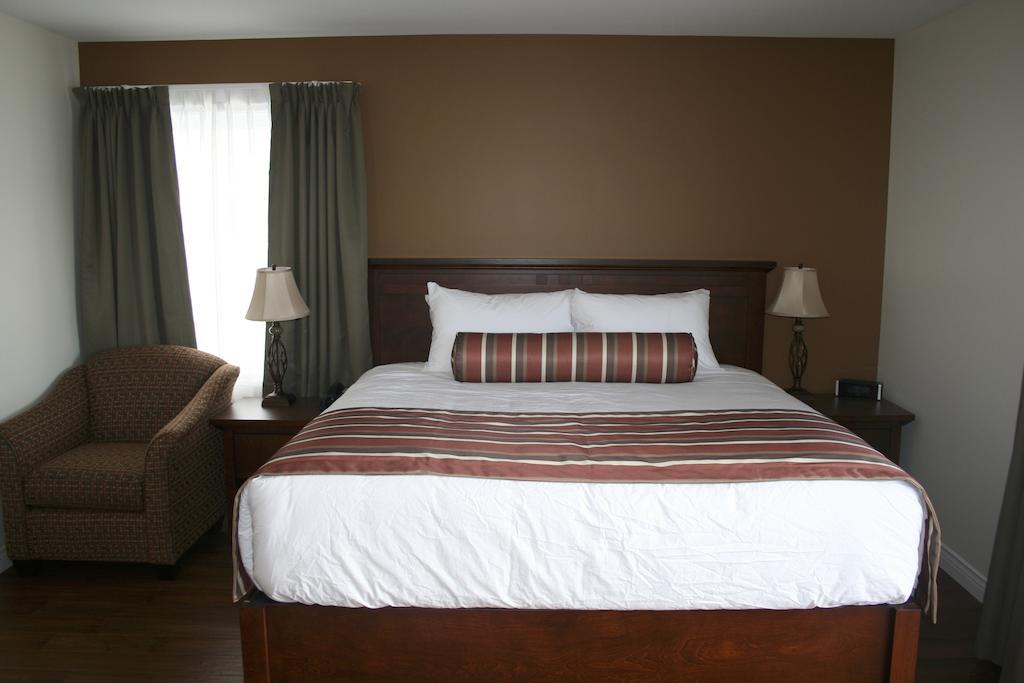 Lanes Riverhouse Inn & Cottages Montague Bilik gambar