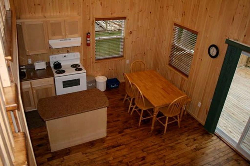 Lanes Riverhouse Inn & Cottages Montague Bilik gambar