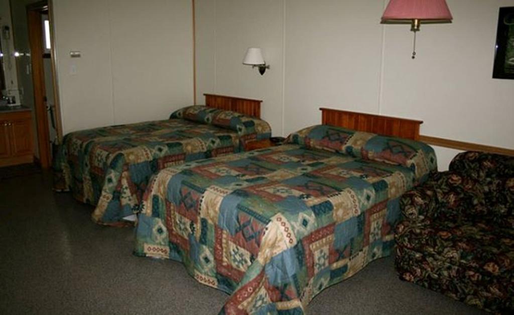 Lanes Riverhouse Inn & Cottages Montague Bilik gambar