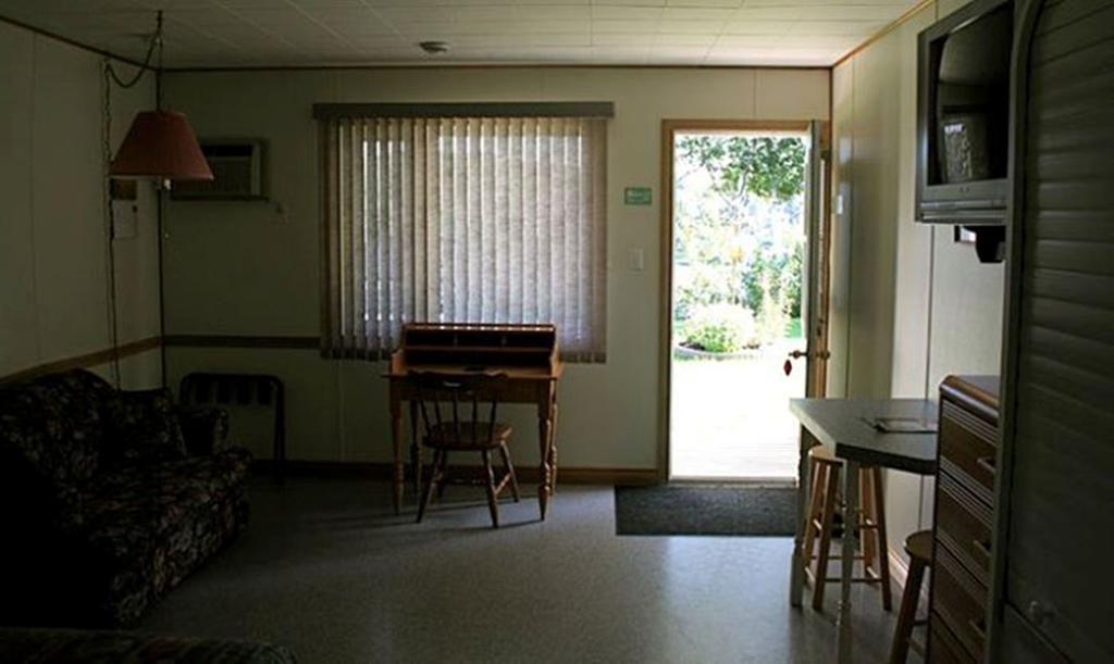 Lanes Riverhouse Inn & Cottages Montague Luaran gambar