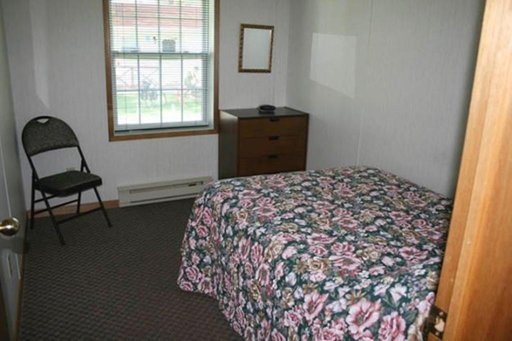 Lanes Riverhouse Inn & Cottages Montague Bilik gambar