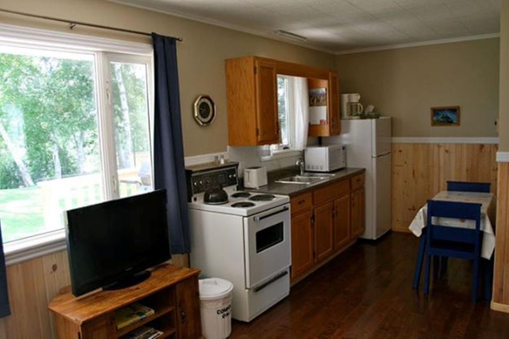 Lanes Riverhouse Inn & Cottages Montague Luaran gambar